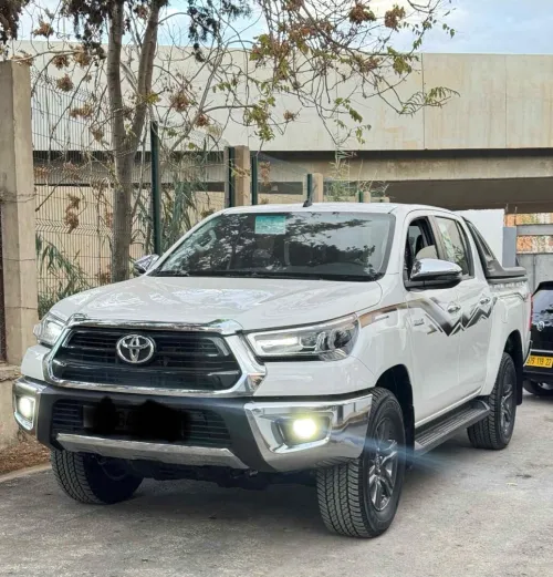 Toyota Revo  2024 Sr5 safi