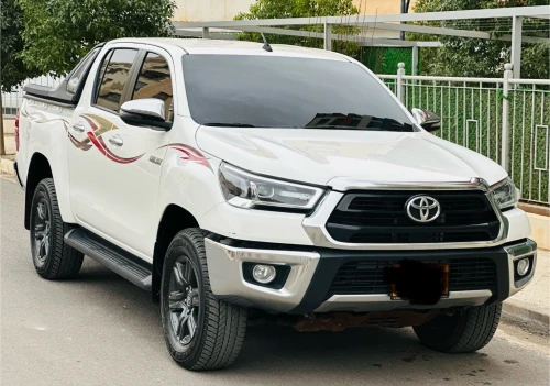 Toyota Hilux 2024 Revo safi
