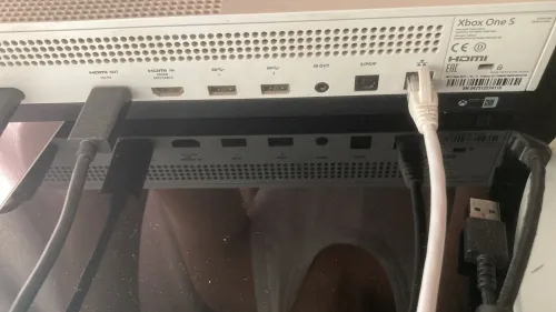 Xbox one s 1tb / 1000gb avec 2 manette 