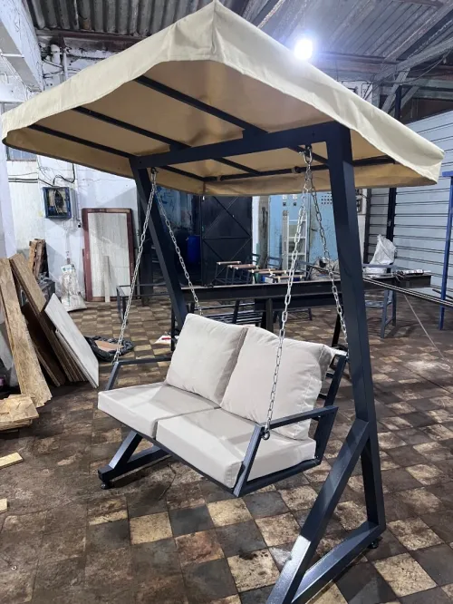 Salon de jardin, table, balançoire