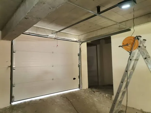 Réparation et montage des rideaux électriques  تصليح وتعديل وتركيب ريدو اليكتريك