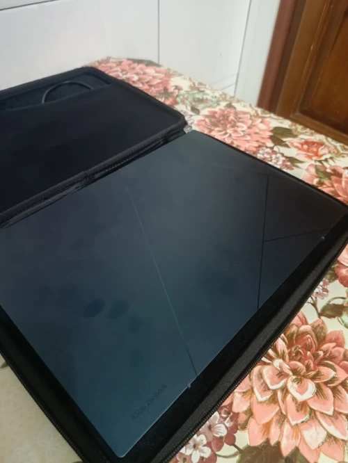 Asus zenbook 14 oled i9 13eme generation