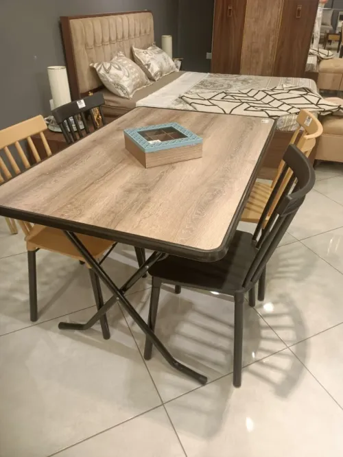 Table pliante pour divers utilisation 