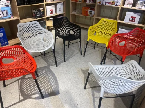 Table et chaises كراسي و طاولات 