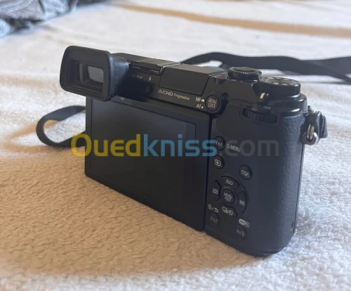 Appareil photo Panasonic LUMIX DMC-GX7 avec objectif (14-42mm)