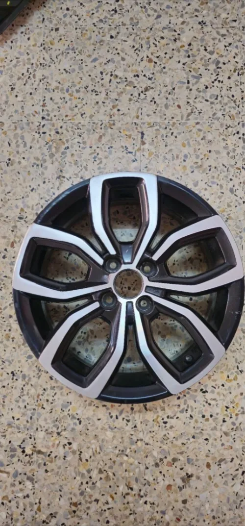 jante alliage 16 pouces d'origine renault CLIO 4 limited