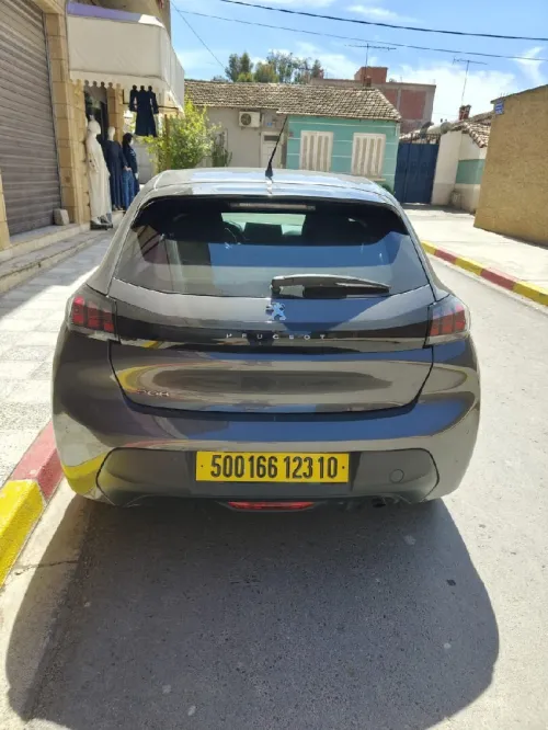 Peugeot 208 2023 E-Style