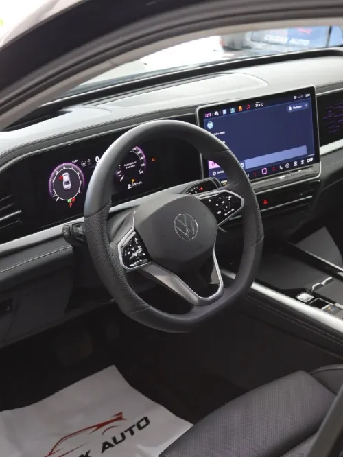 Volkswagen Passat 2025 Pro