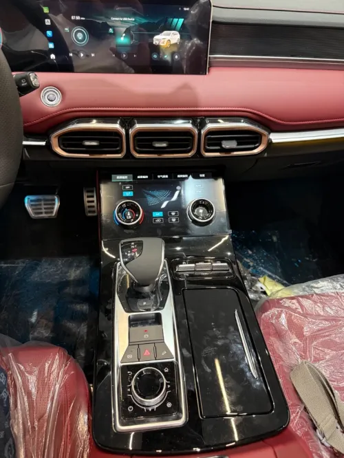 Jetour X70 plus 2026 Luxury 14