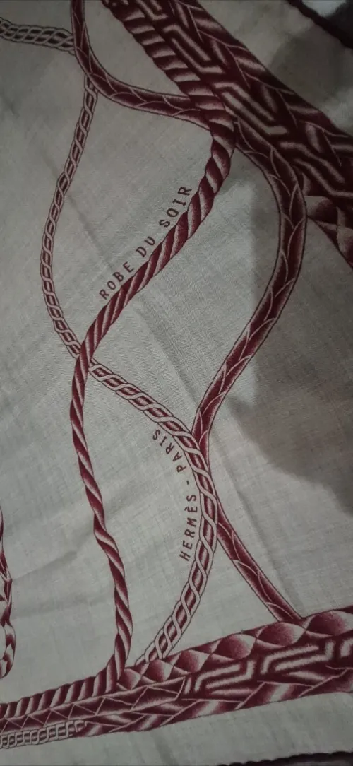Foulard hermes authentique modèle   robe de soir