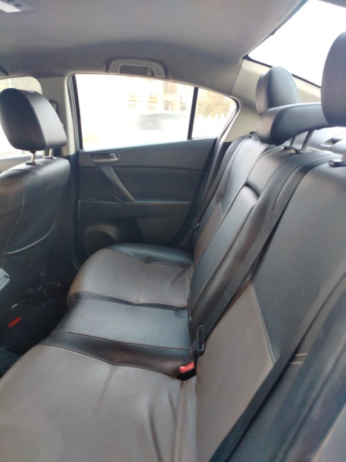 Mazda 3 box 2015 
