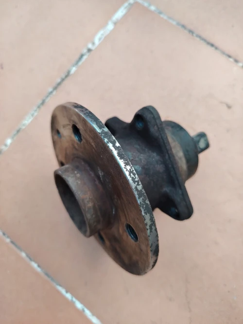 MOYEU DE ROUE arrière jac j2