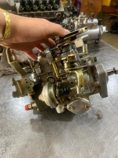 Pompe injection Nissan hardbody