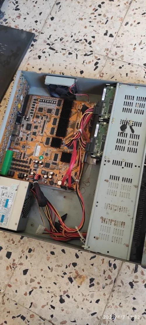 DVR NVR marque Vitec avec disque dur 1 To