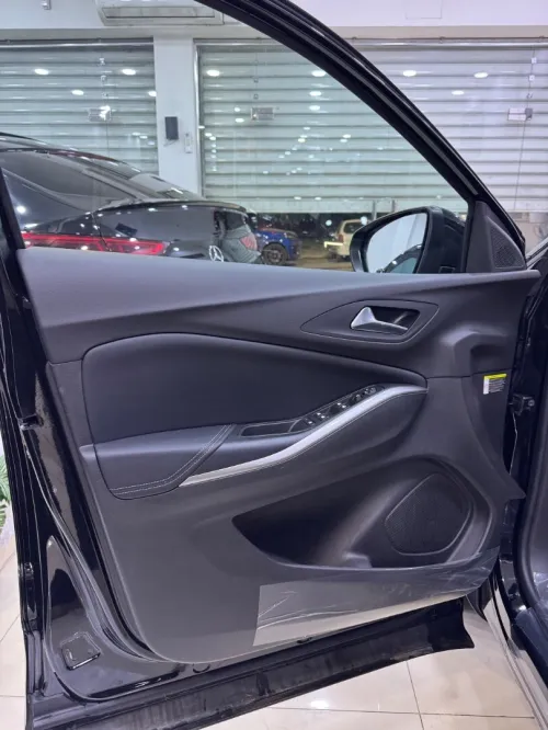 Opel GrandLand 2025 Foule