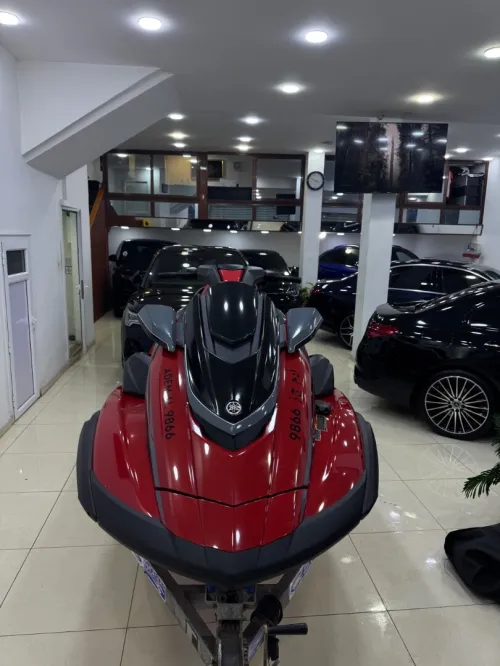 Jet ski