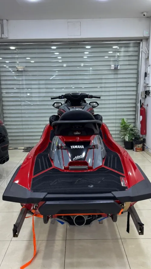 Jet ski
