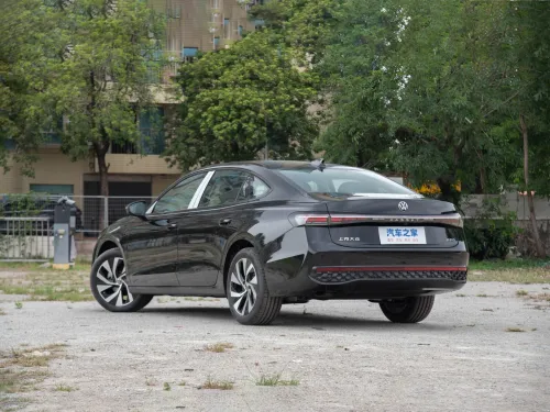 Volkswagen Passat 2025 Dragon 