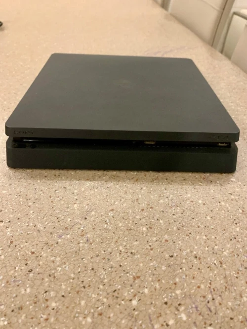 PS4 slim 1To  AFFAIRE