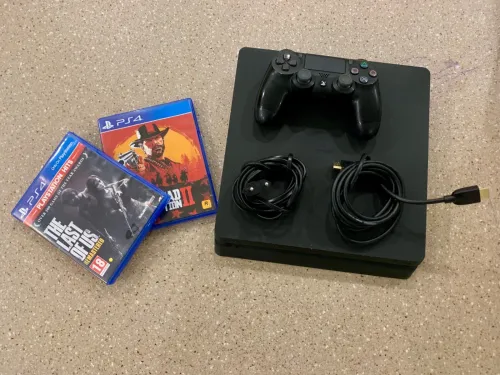 PS4 slim 1To  AFFAIRE