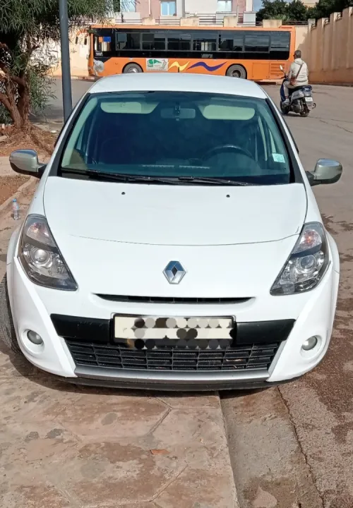 Renault Clio 3 2011 Night and Day