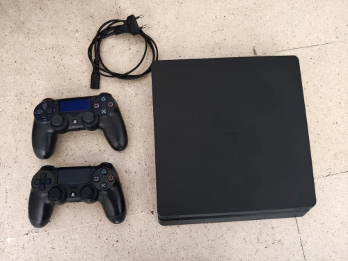 Play 4 