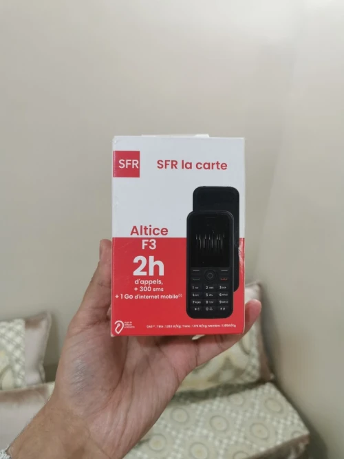 Téléphone simple Altice F3 doublé puce original jamais utilisé caba 