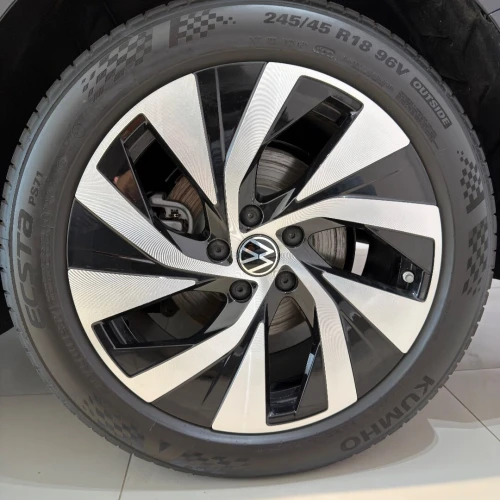 Volkswagen Passat 2025 Pro