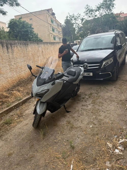 YAMAHA TMAX 560 2026