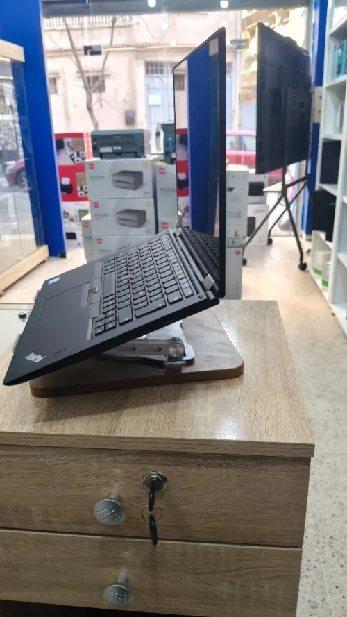 Laptop Lenovo Thinkpad yoga 370 I5 7 th / 8G / 256 SSD 13,3" X360 FHD Tactile avec Chargeur original