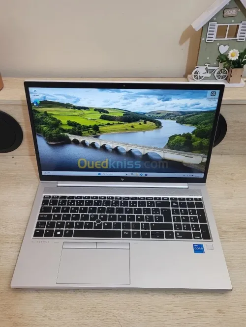 LAPTOP HP ELITEBOOK 850 G7 I5 10 EME 16G / 256G  SSD / CARTE GRAPHIQUE NVIDIA 2G MX250 PN 8TP52AV 15.6 AH25
