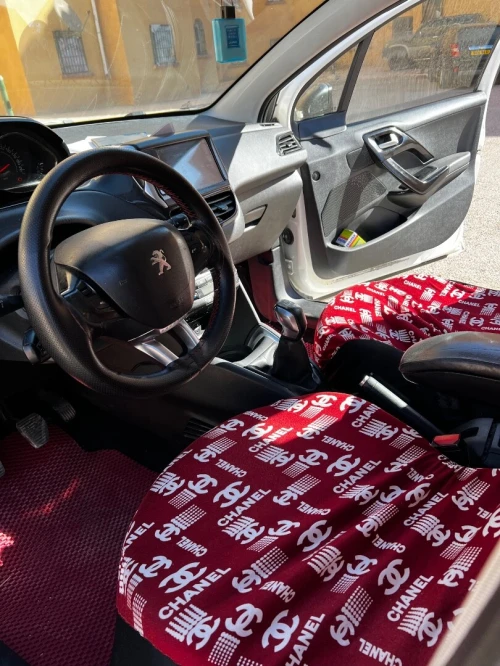 Peugeot 208 2015 Allure