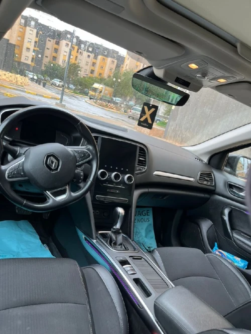 Renault Megane 4  2023 Itens