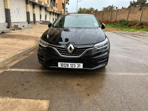 Renault Megane 4  2023 Itens