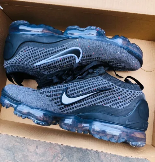 NIKE AIR VAPORMAX