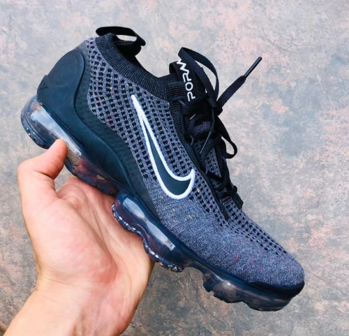NIKE AIR VAPORMAX