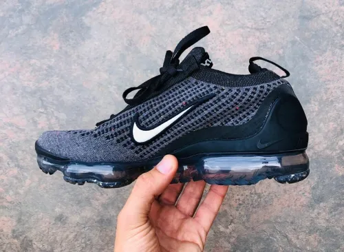NIKE AIR VAPORMAX
