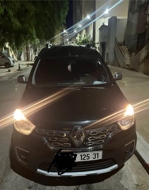 Renault Kangoo 2025 Steep way
