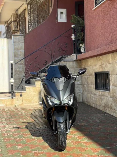Tmax 560 dx 2019