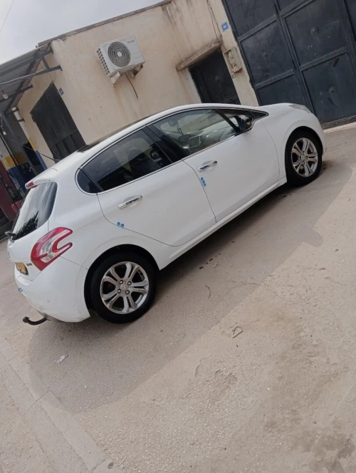 Peugeot 208 2014 Allure