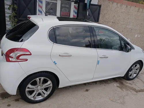 Peugeot 208 2014 Allure