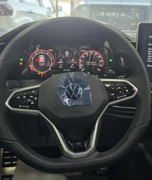 Volkswagen Golf 8.5 2025 R-line
