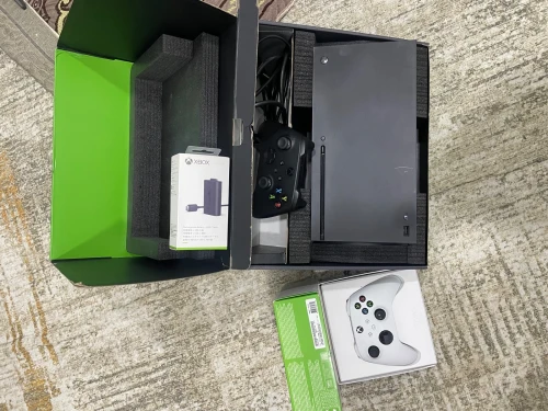 Xbox series x haba n9ya bzaf nzidlk m3ah manita jdida w batri