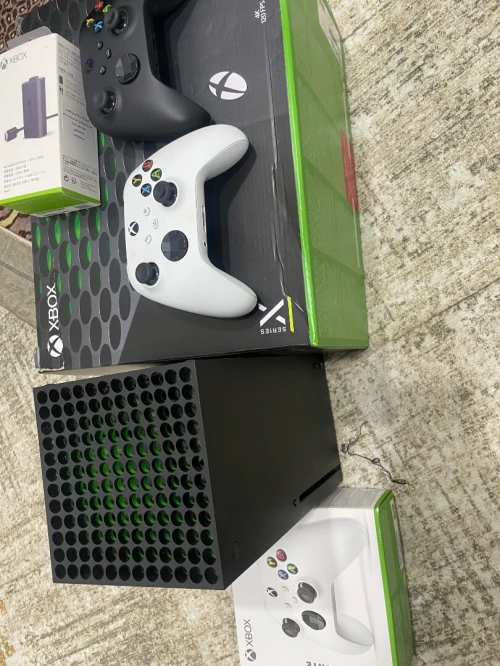 Xbox series x haba n9ya bzaf nzidlk m3ah manita jdida w batri