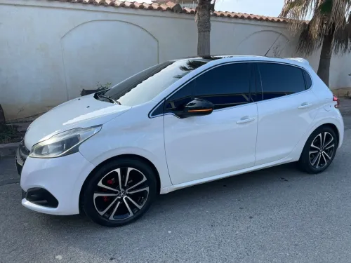 Peugeot 208 2015 Allure Facelift