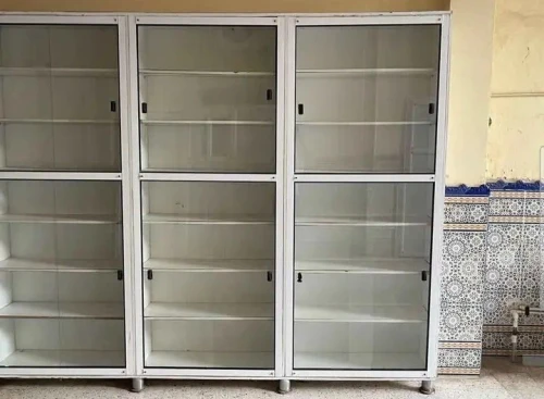 Armoire étagère - meuble cosmétiques -  vitrina étagère - en verre -