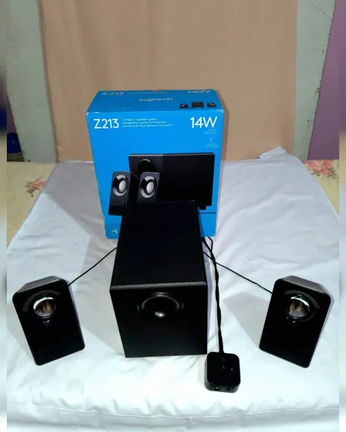 Logitech z213 Speakers 14w 2.1