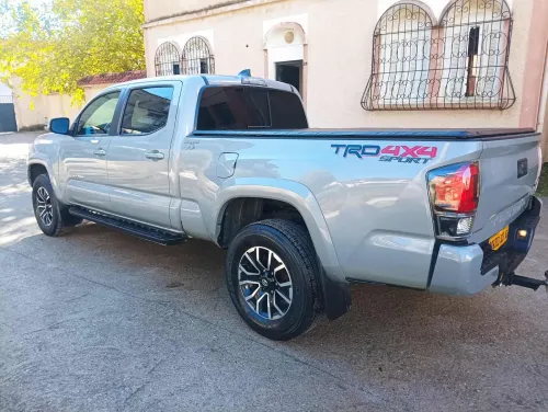Toyota Land Cruiser  2023 Tacoma