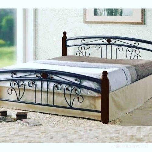 Lit en fer forgé inoxydable avec garniture en bois hêtre ( 1er choix d'importation)