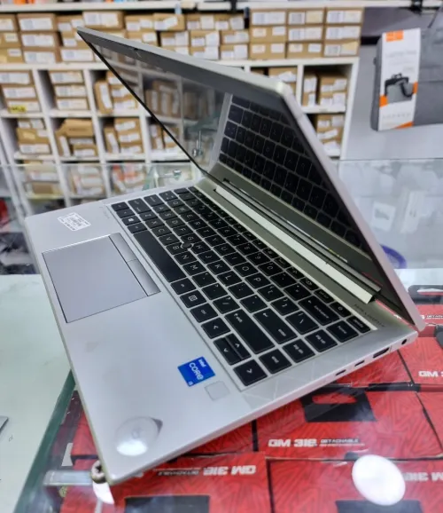 HP Elitebook 840G8/i5-11eme/8g/256g